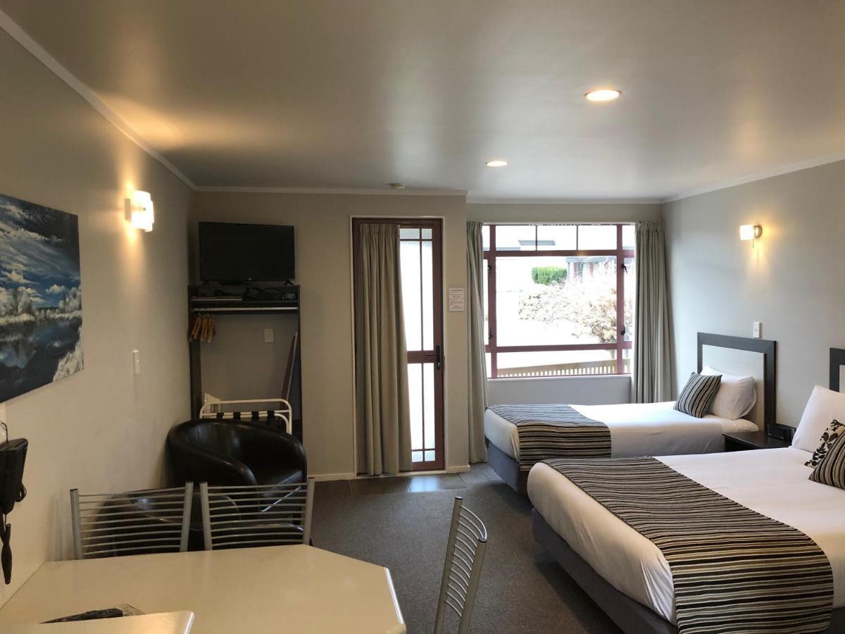 Quality Inn Acapulco Tauposjön Exteriör bild
