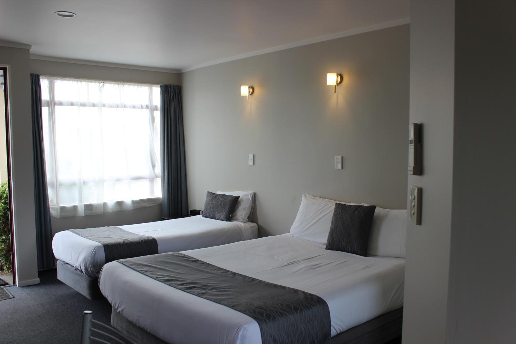 Quality Inn Acapulco Tauposjön Exteriör bild