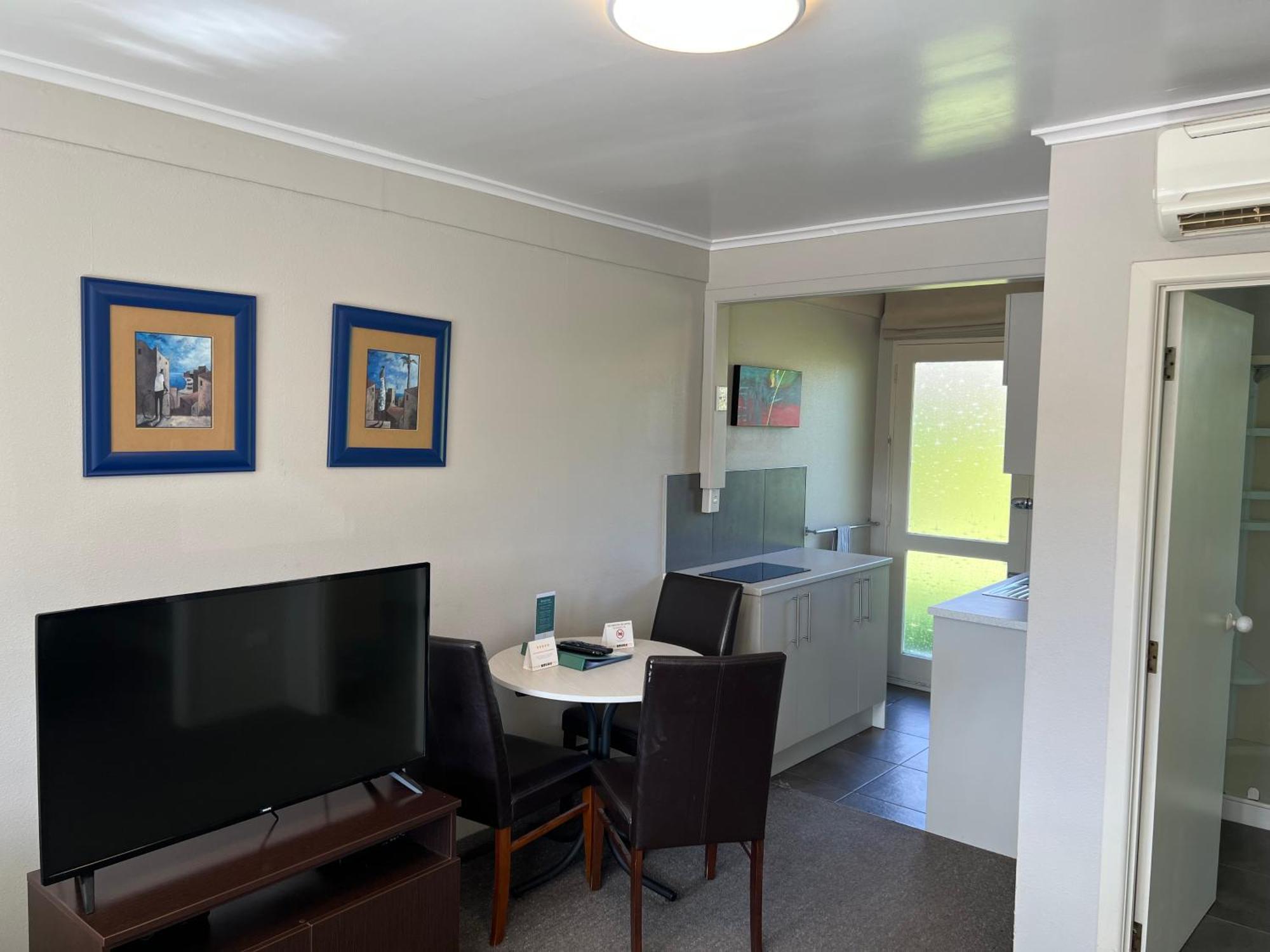 Quality Inn Acapulco Tauposjön Exteriör bild
