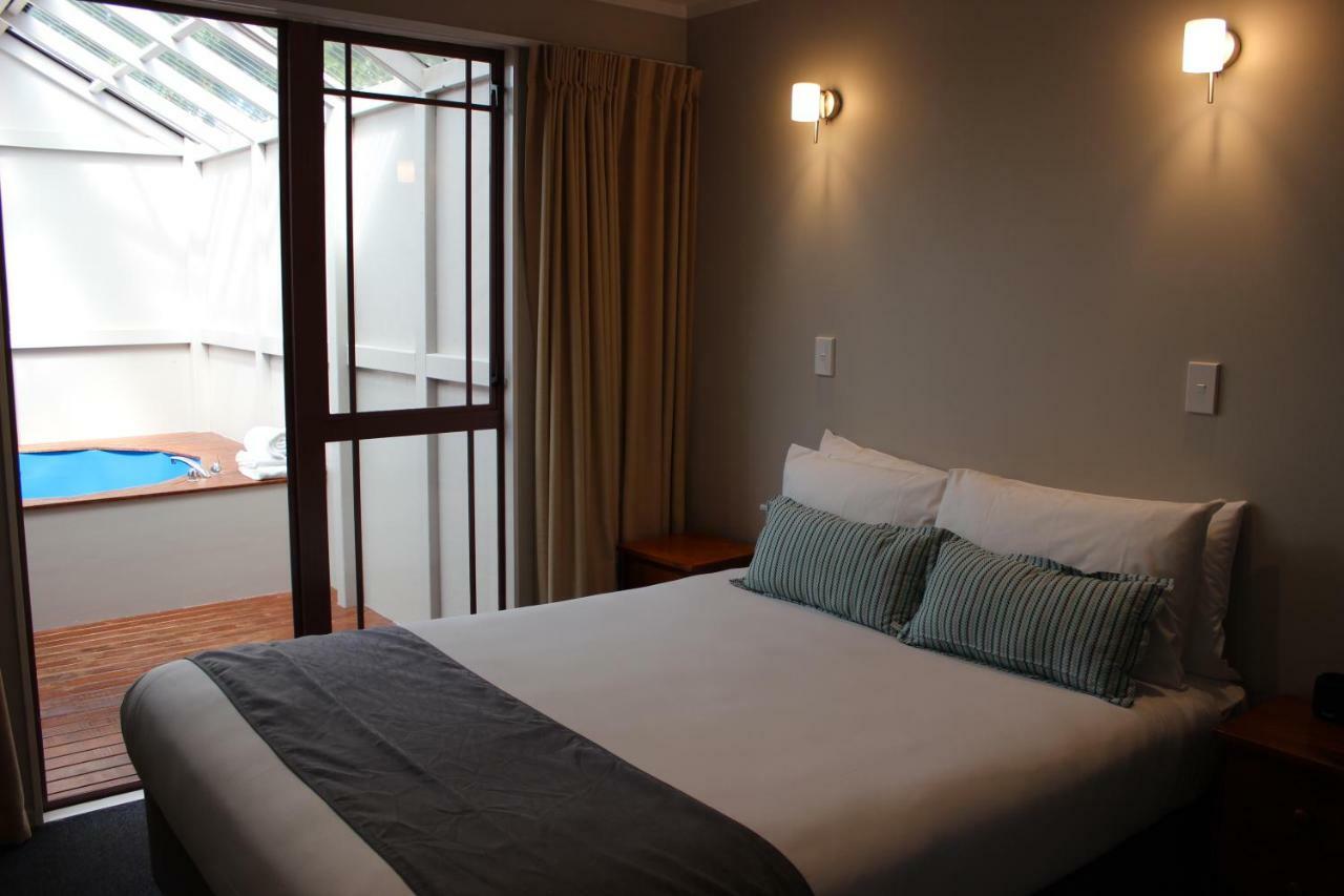 Quality Inn Acapulco Tauposjön Exteriör bild